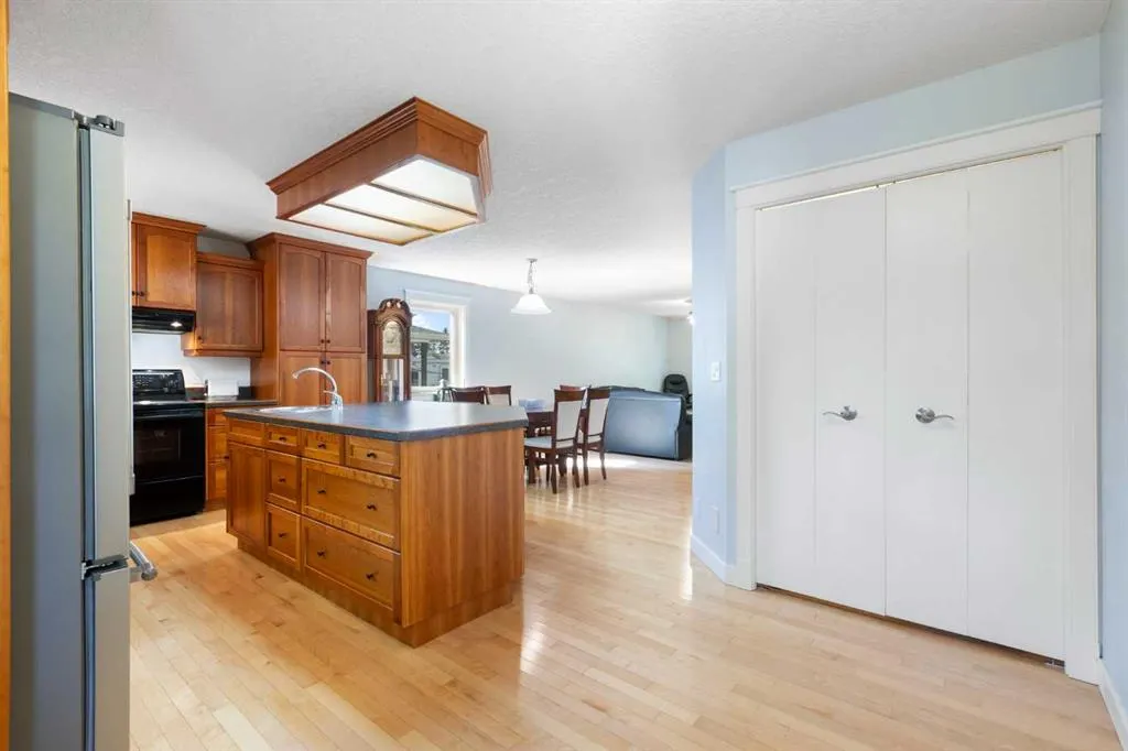 610 1st Street SW