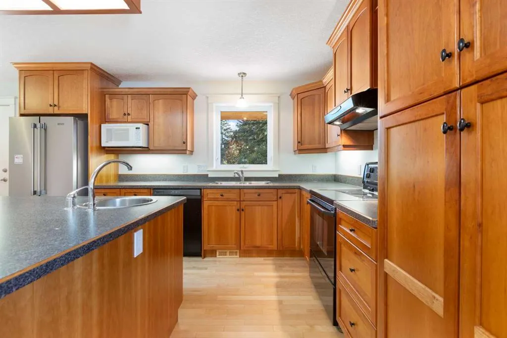 610 1st Street SW