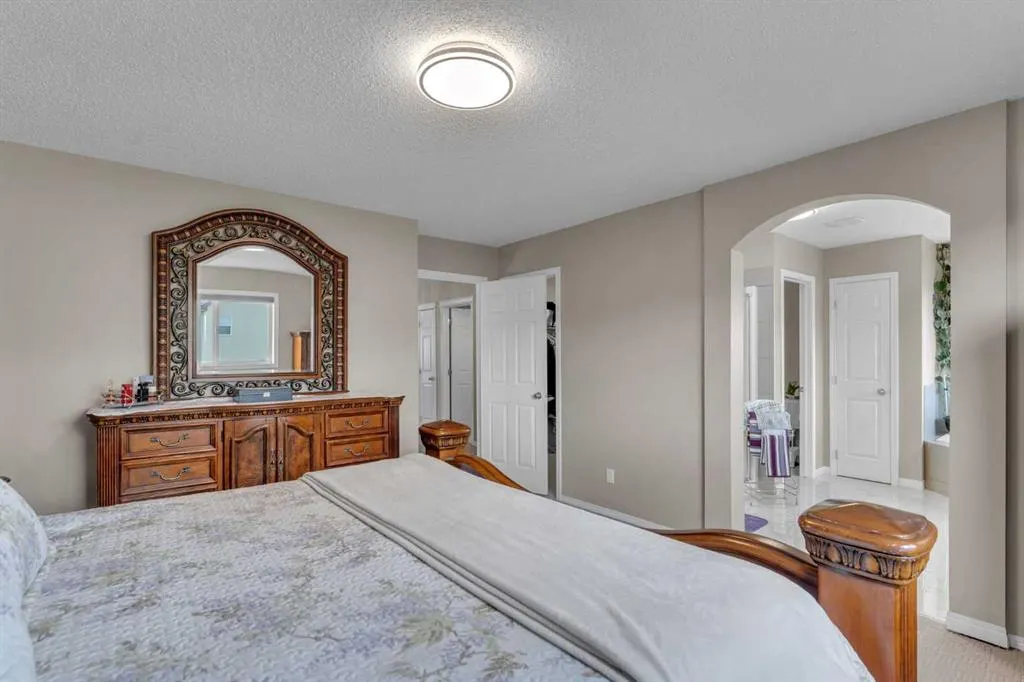 138 Saddlecrest Park NE