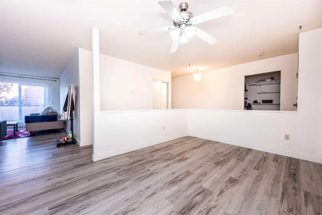 333 Garry Crescent NE, #206