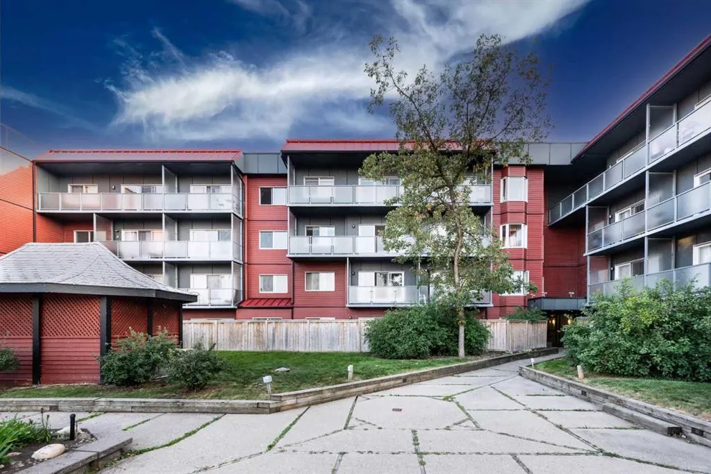 333 Garry Crescent NE, #206