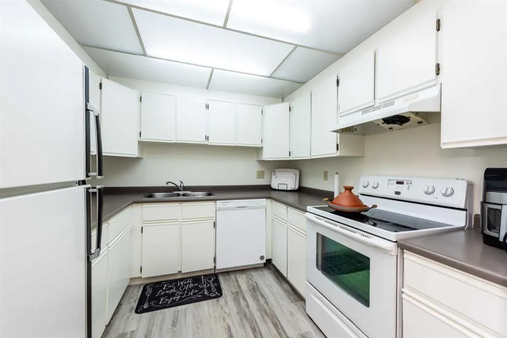 333 Garry Crescent NE, #206