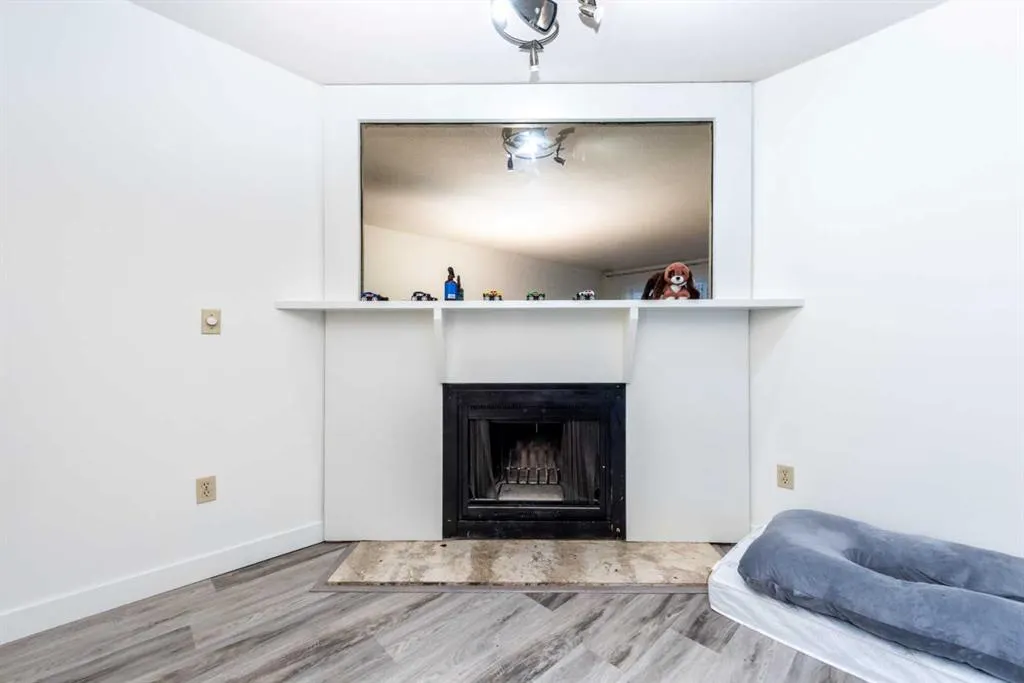 333 Garry Crescent NE, #206