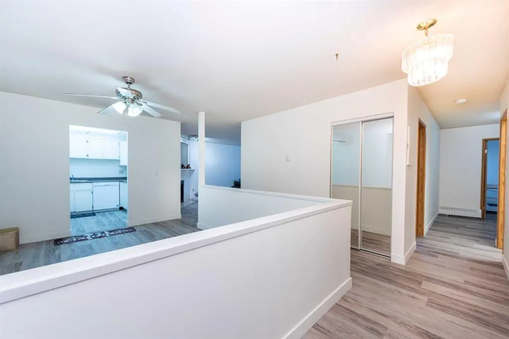 333 Garry Crescent NE, #206
