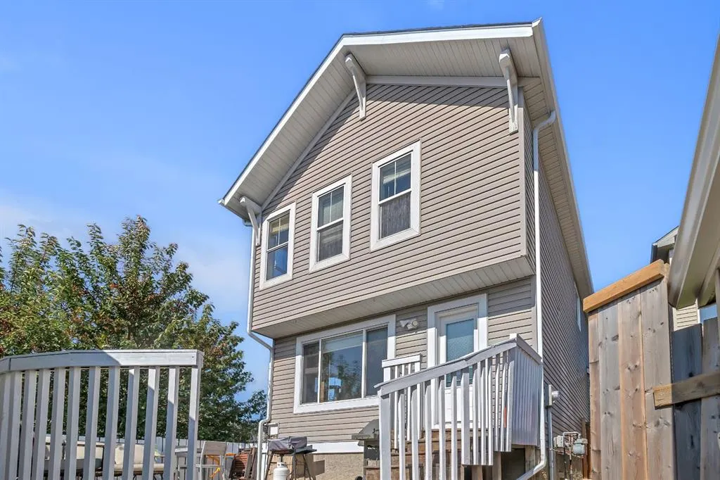 140 Tuscany Ridge Terrace NW