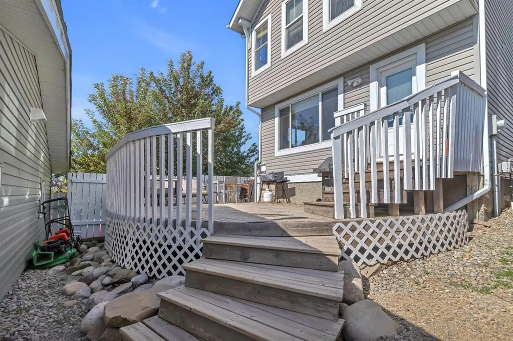 140 Tuscany Ridge Terrace NW