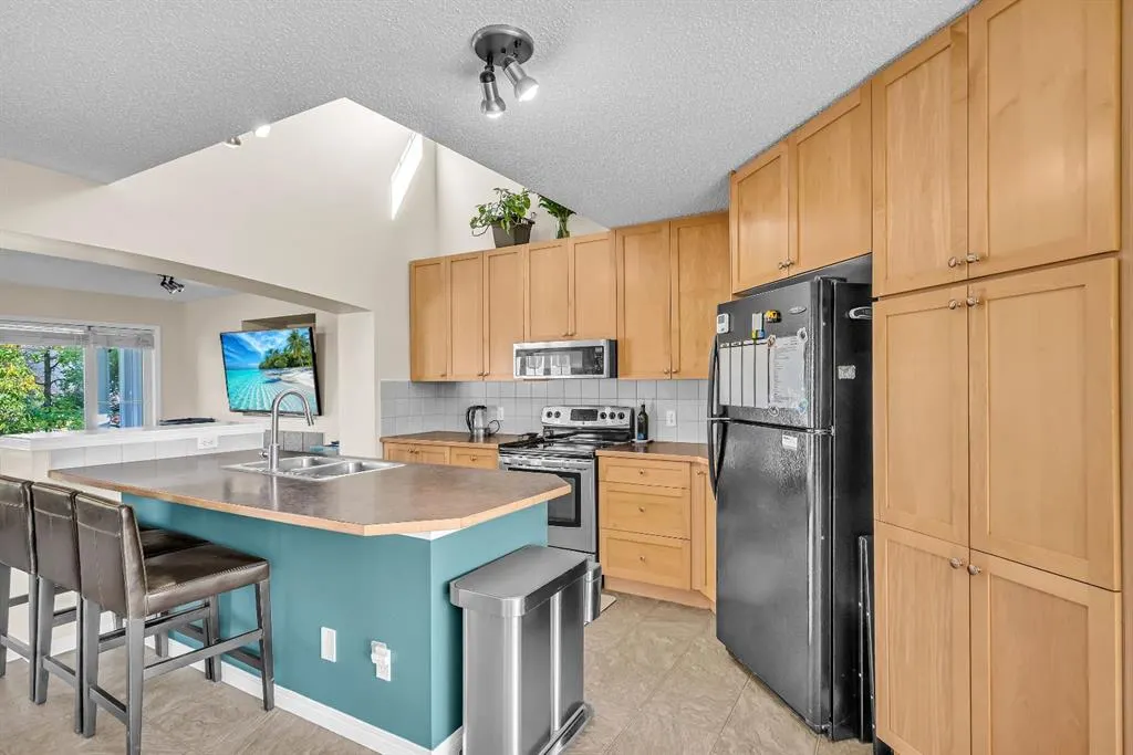 140 Tuscany Ridge Terrace NW