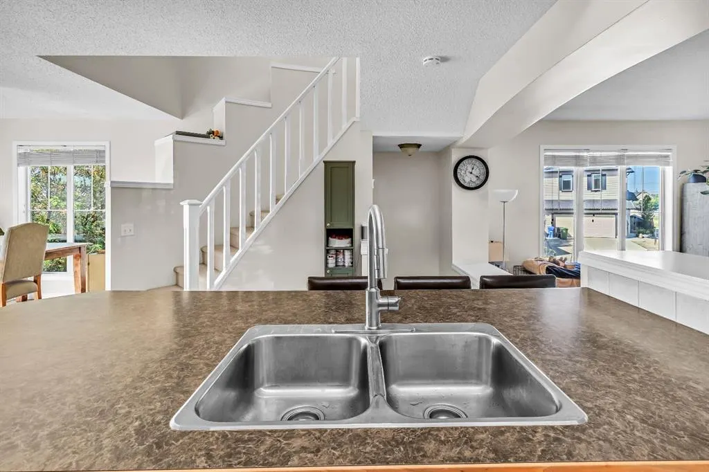 140 Tuscany Ridge Terrace NW