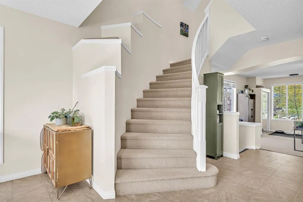 140 Tuscany Ridge Terrace NW
