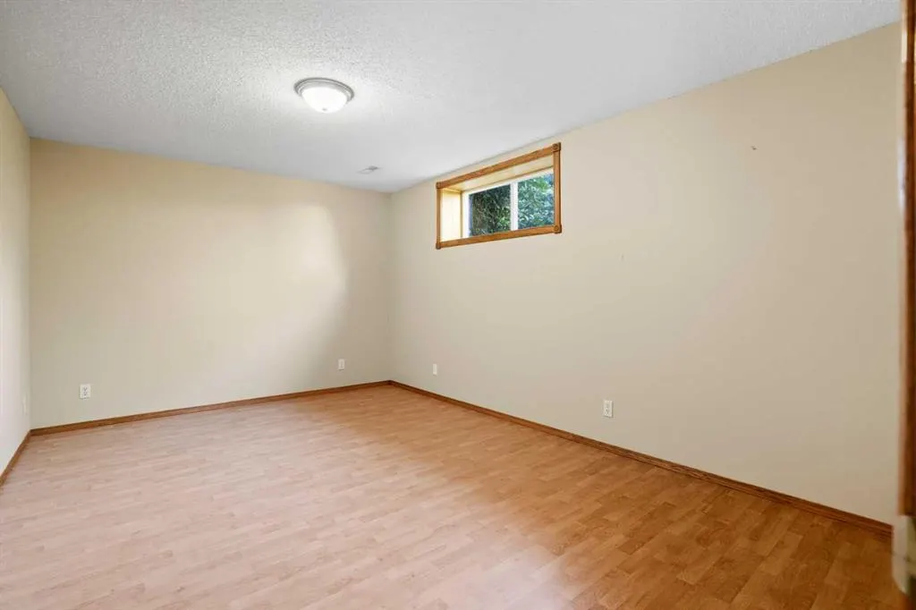12 Bow Way