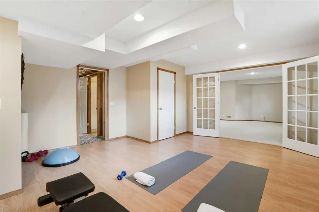 12 Bow Way
