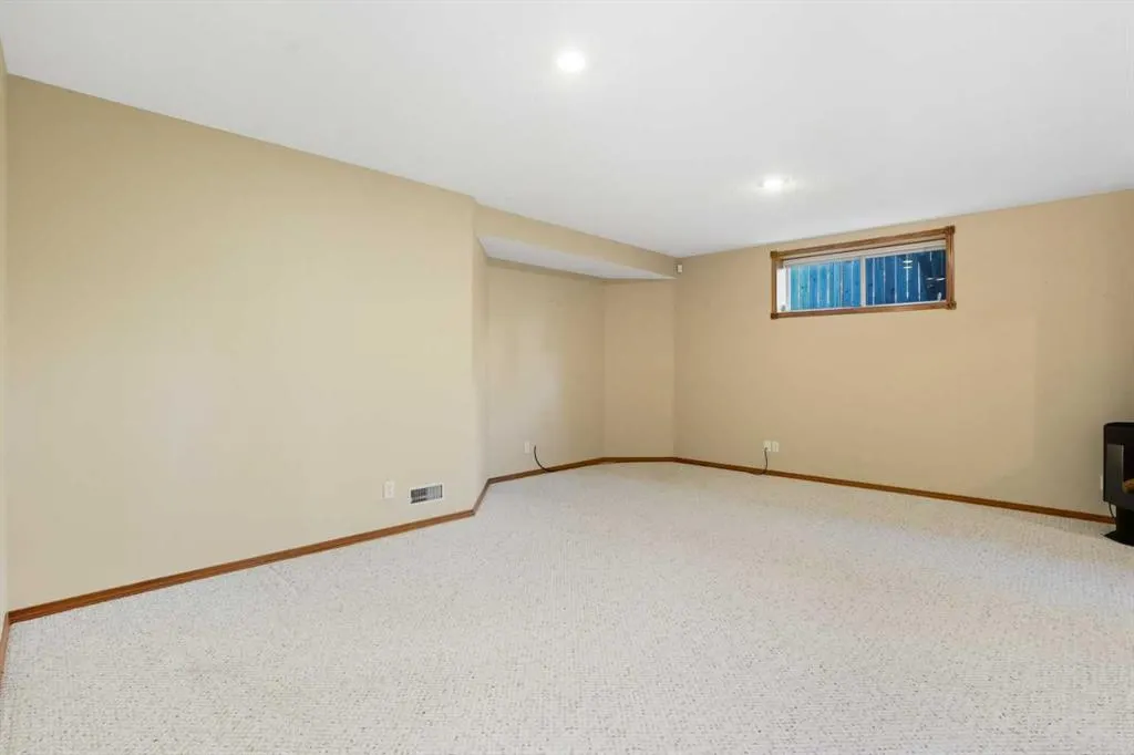 12 Bow Way