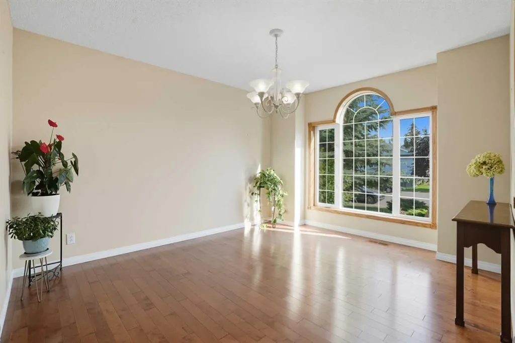 12 Bow Way