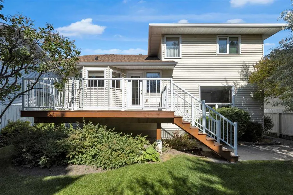 164 Hawkhill Way NW