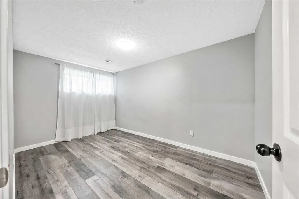 443 Skyview Shores Manor NE