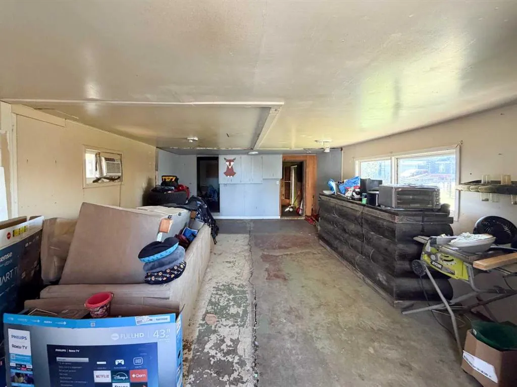 54 8 Avenue W