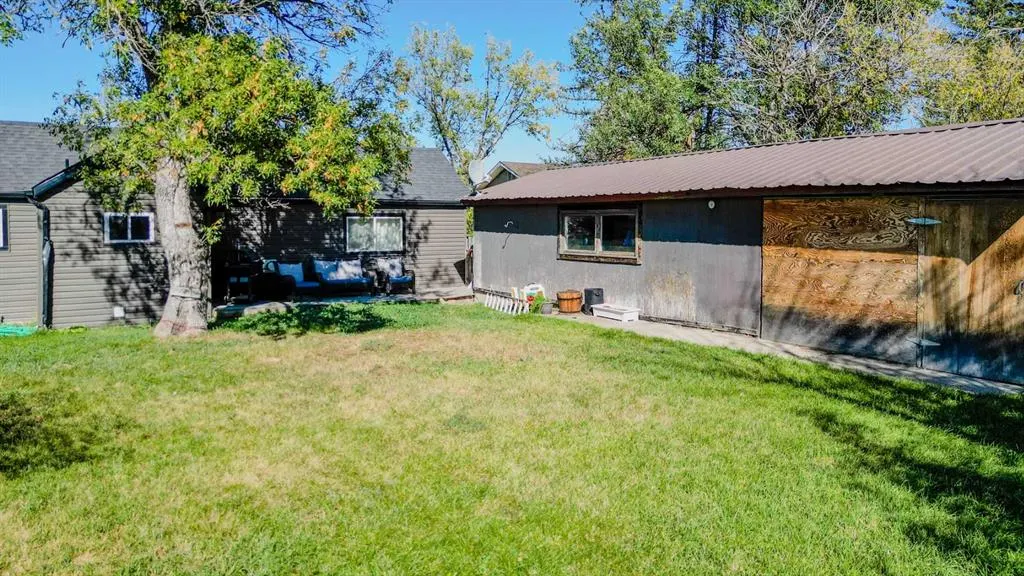 54 8 Avenue W