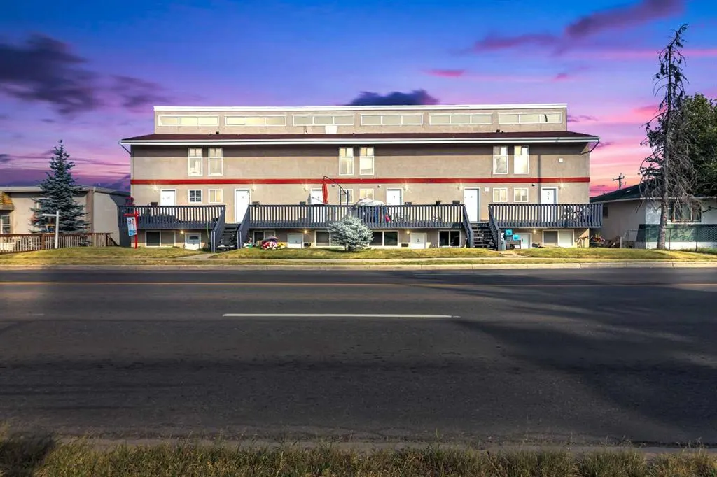 3726 Centre Street NE, #11