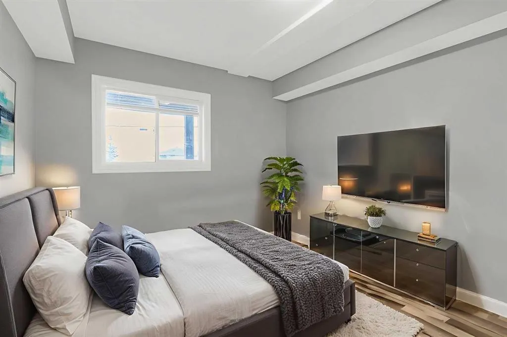 3726 Centre Street NE, #11