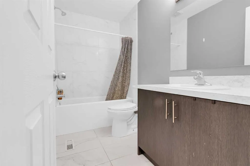 3726 Centre Street NE, #11