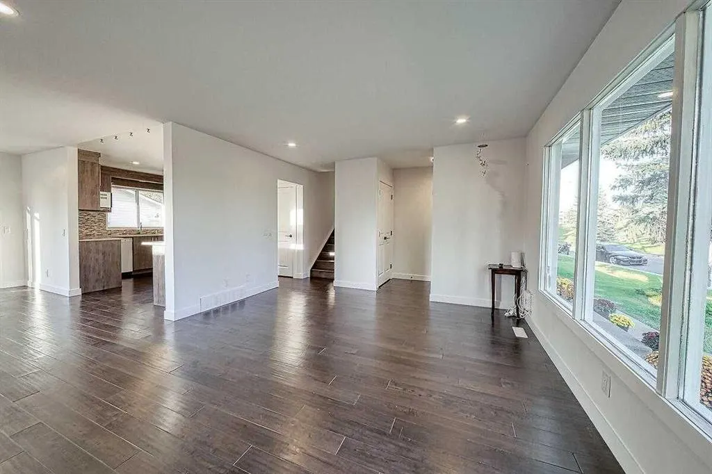244 Pinetree Road NE