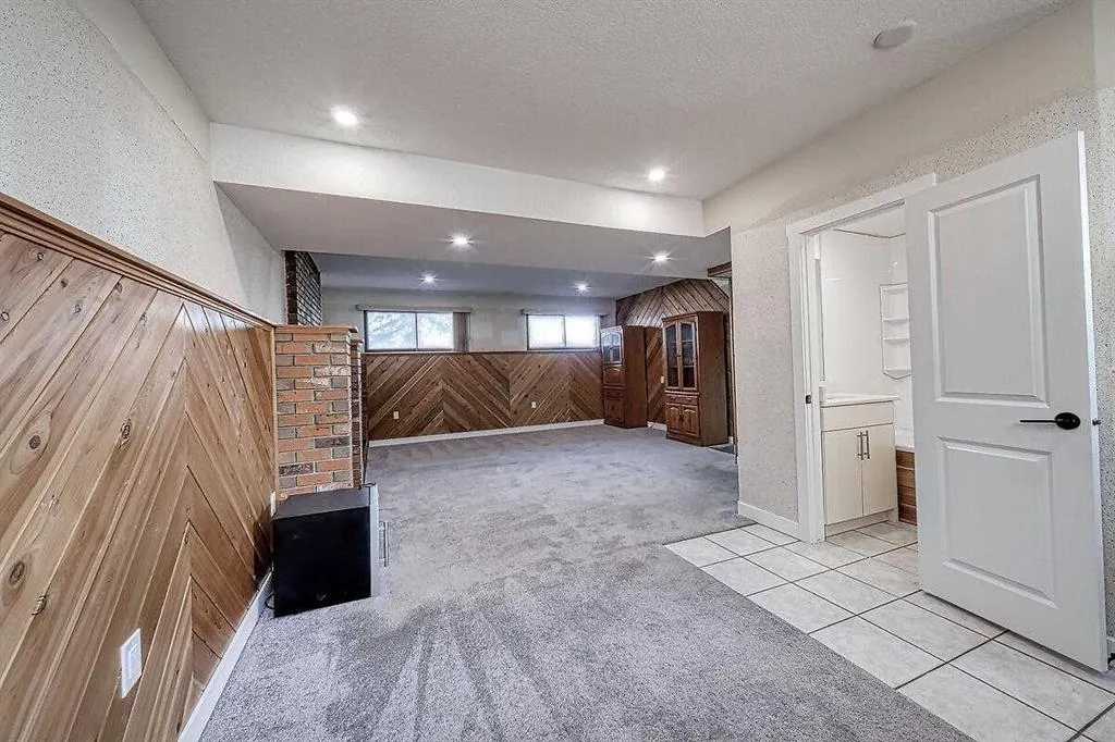 244 Pinetree Road NE