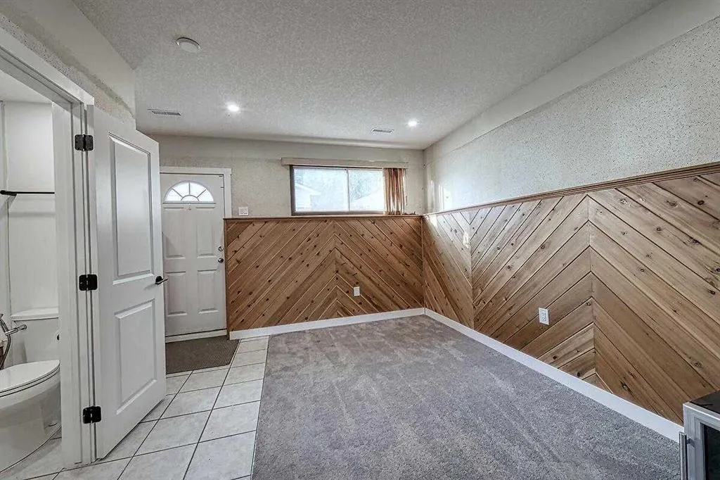 244 Pinetree Road NE