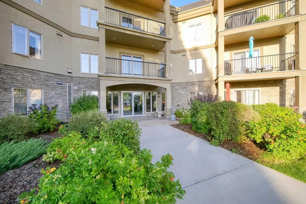52 Cranfield Link SE, #242