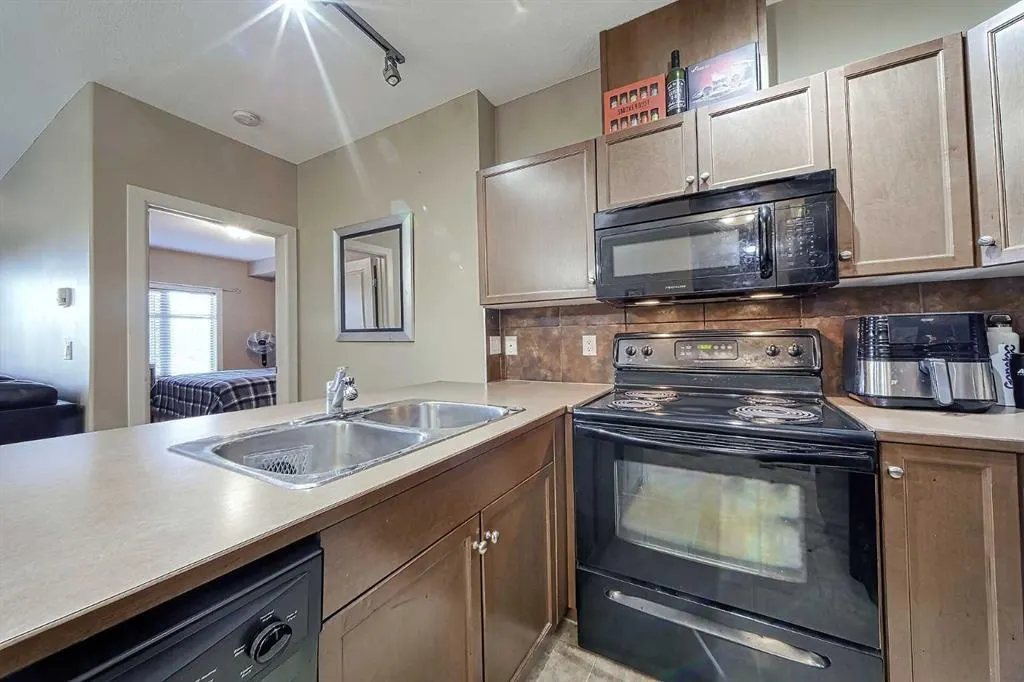52 Cranfield Link SE, #242