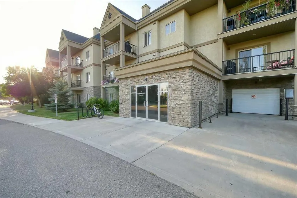 52 Cranfield Link SE, #242