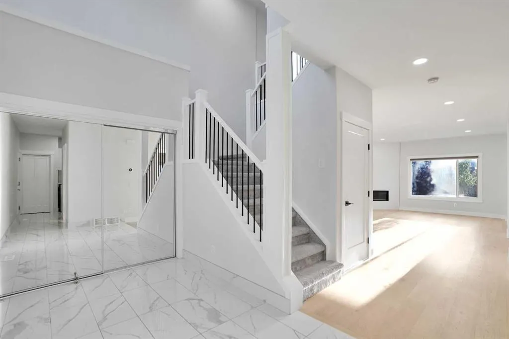 72 Panamount Manor NW
