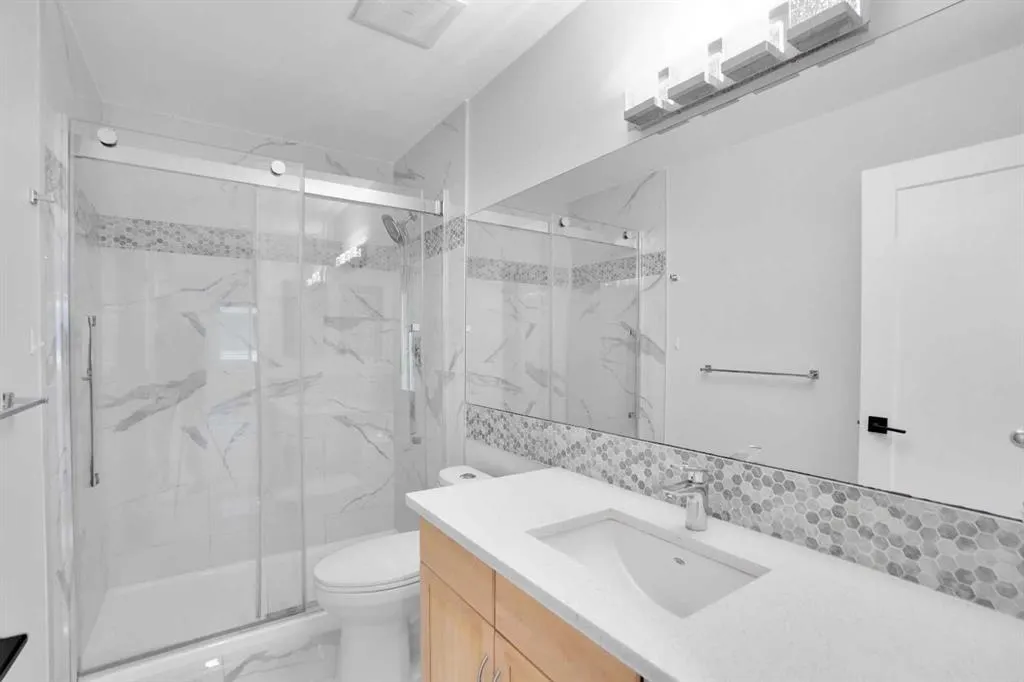 72 Panamount Manor NW