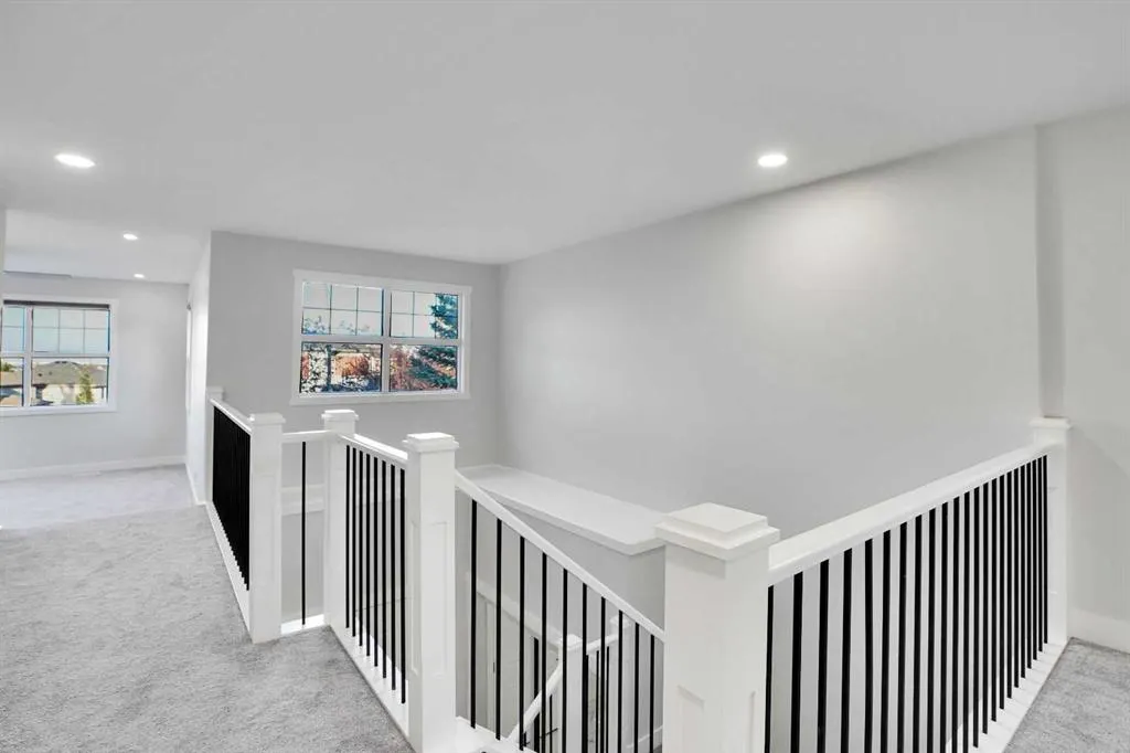 72 Panamount Manor NW