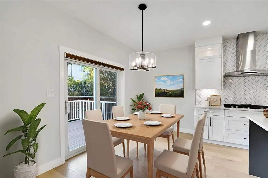 72 Panamount Manor NW
