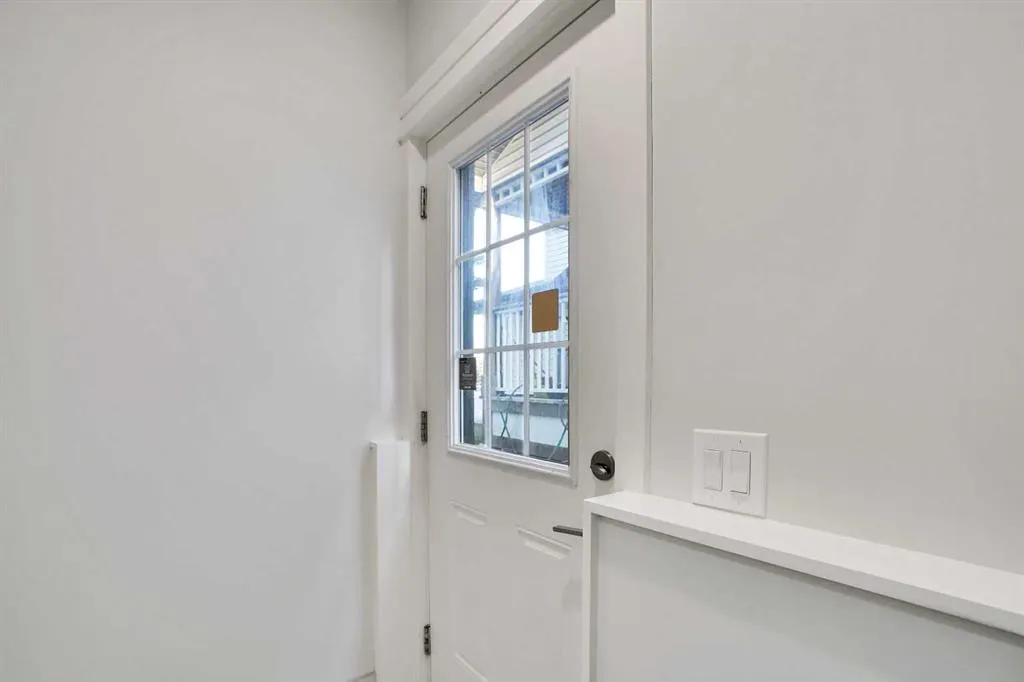 72 Panamount Manor NW
