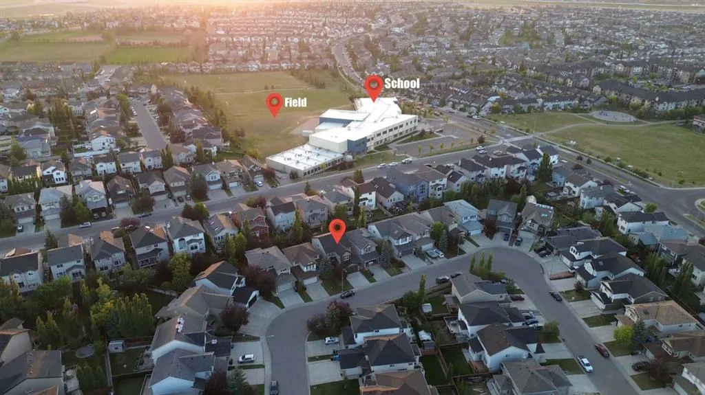 72 Panamount Manor NW