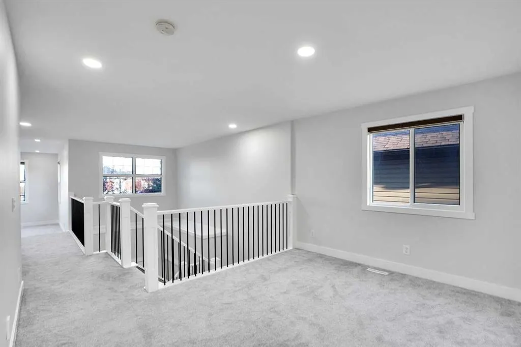 72 Panamount Manor NW