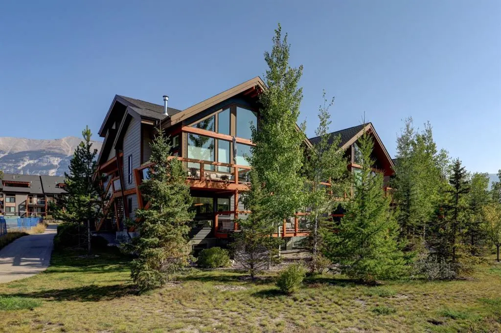 105 Stewart Creek Rise, #803
