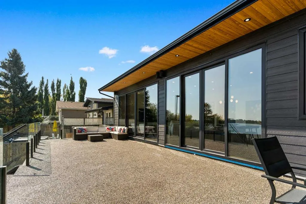 692 West Chestermere Drive