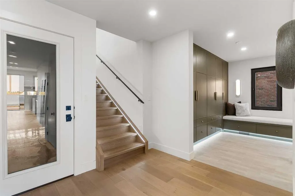 692 West Chestermere Drive