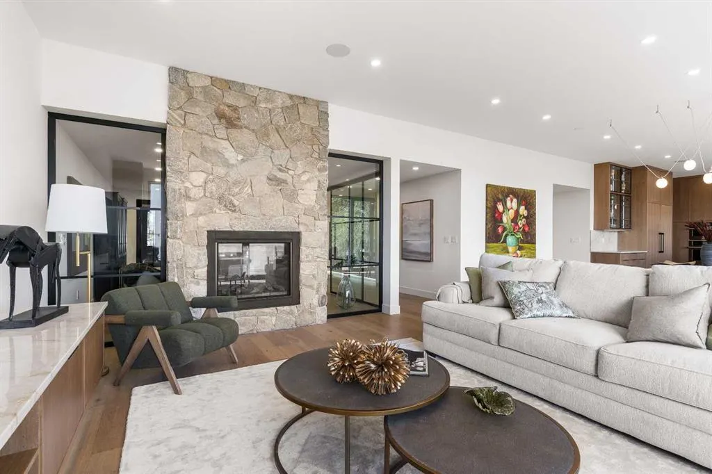 692 West Chestermere Drive