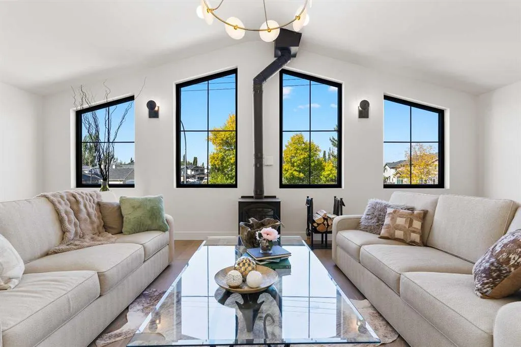 692 West Chestermere Drive