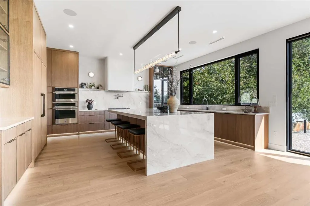 692 West Chestermere Drive