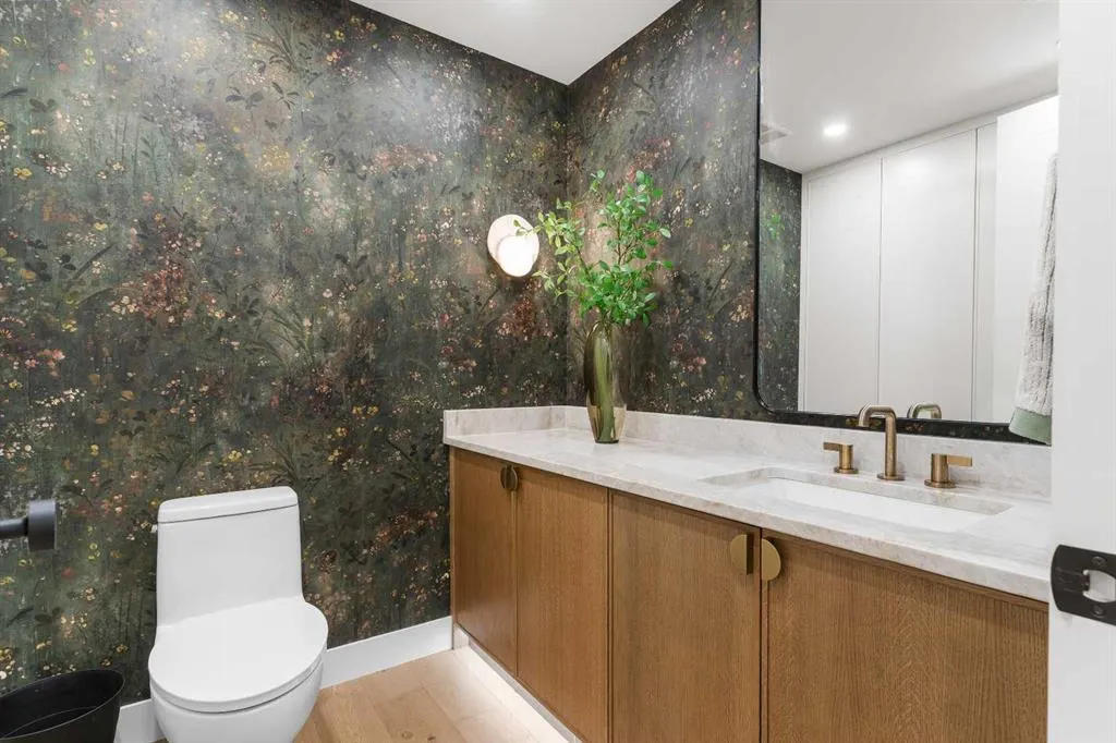 692 West Chestermere Drive