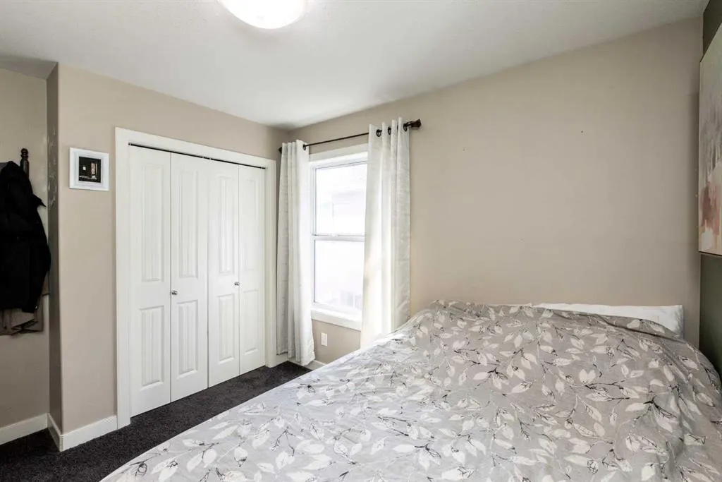 5224 48 Street Close
