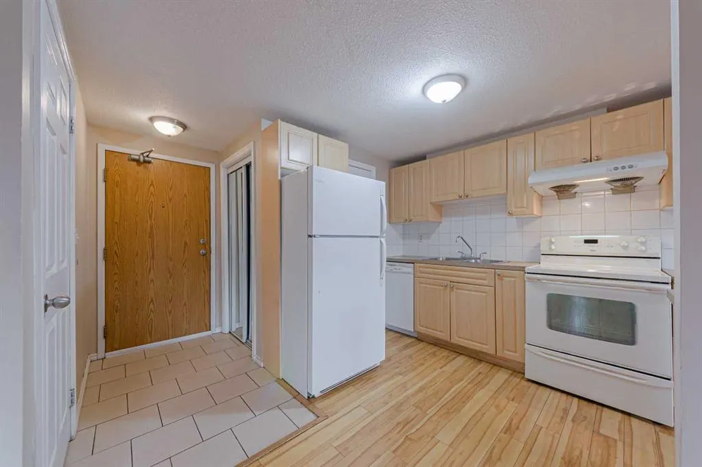 6825 Centre Street NW, #103