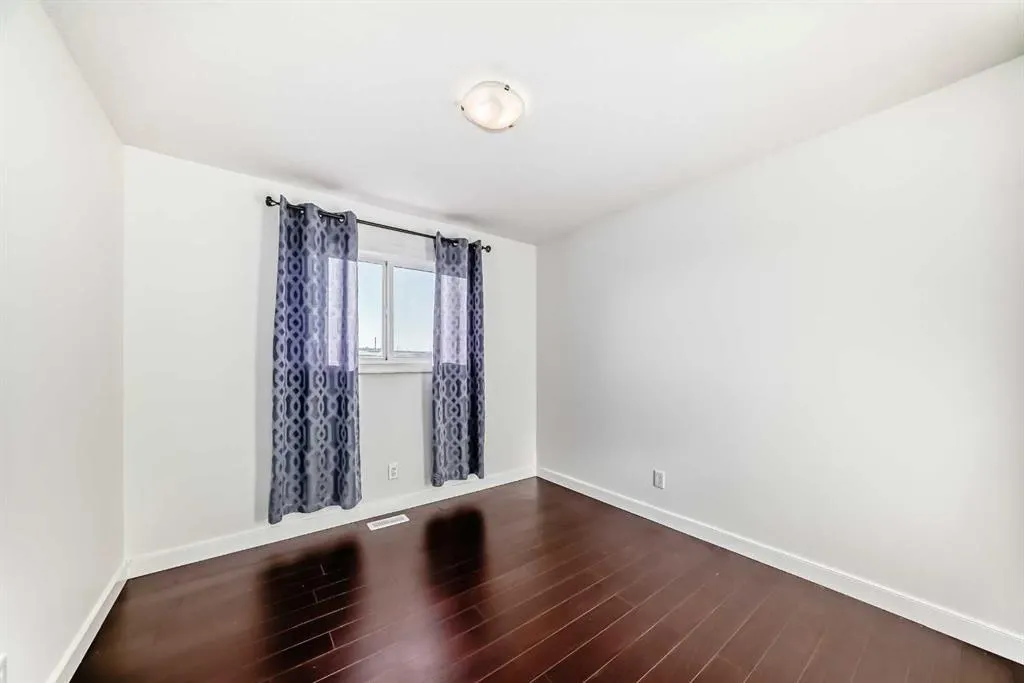 83 Bridlecrest Street SW