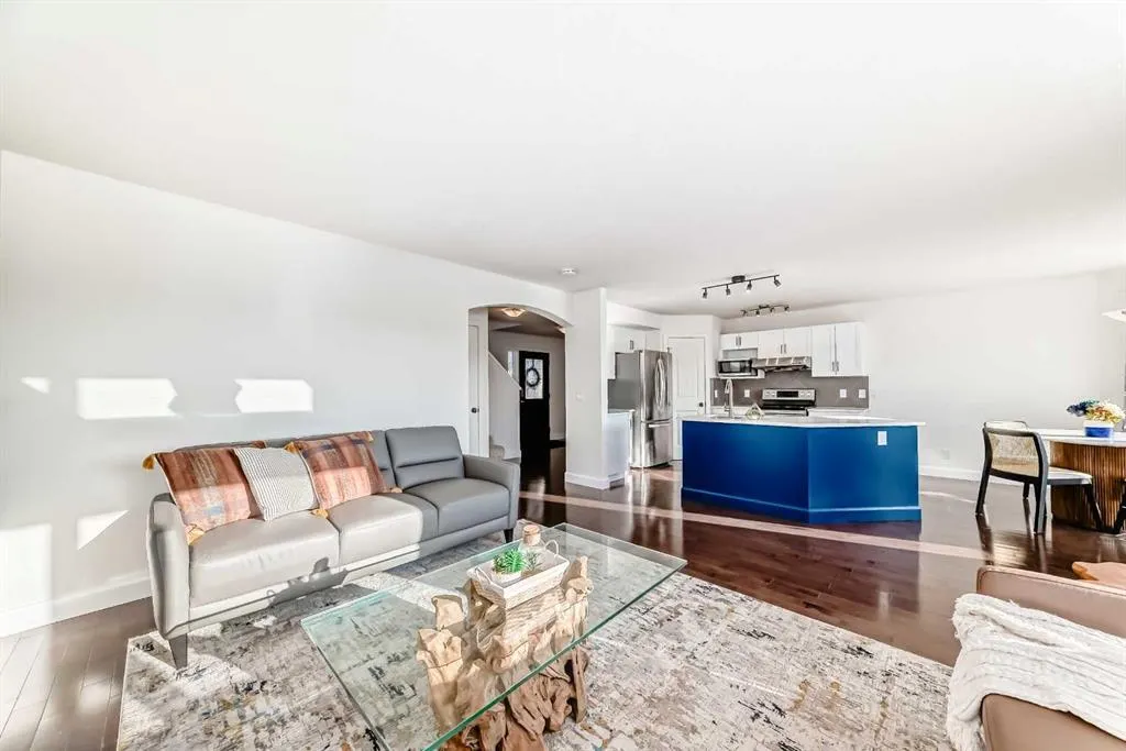 83 Bridlecrest Street SW
