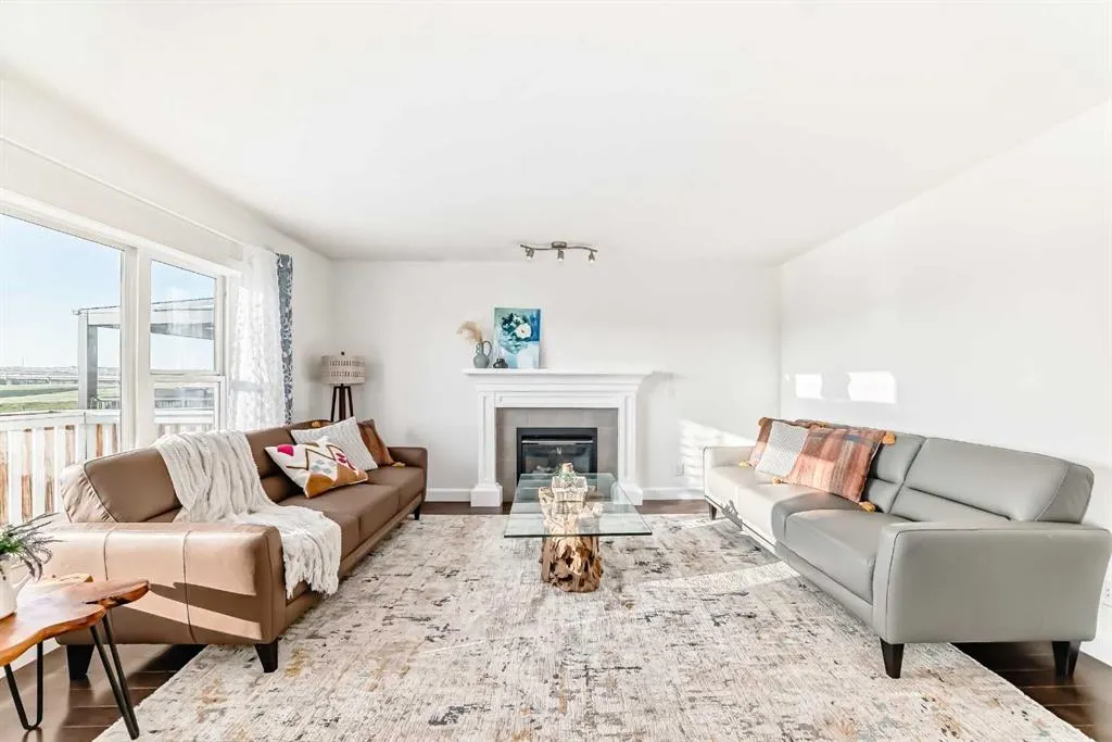 83 Bridlecrest Street SW
