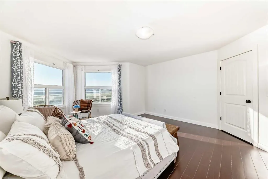83 Bridlecrest Street SW